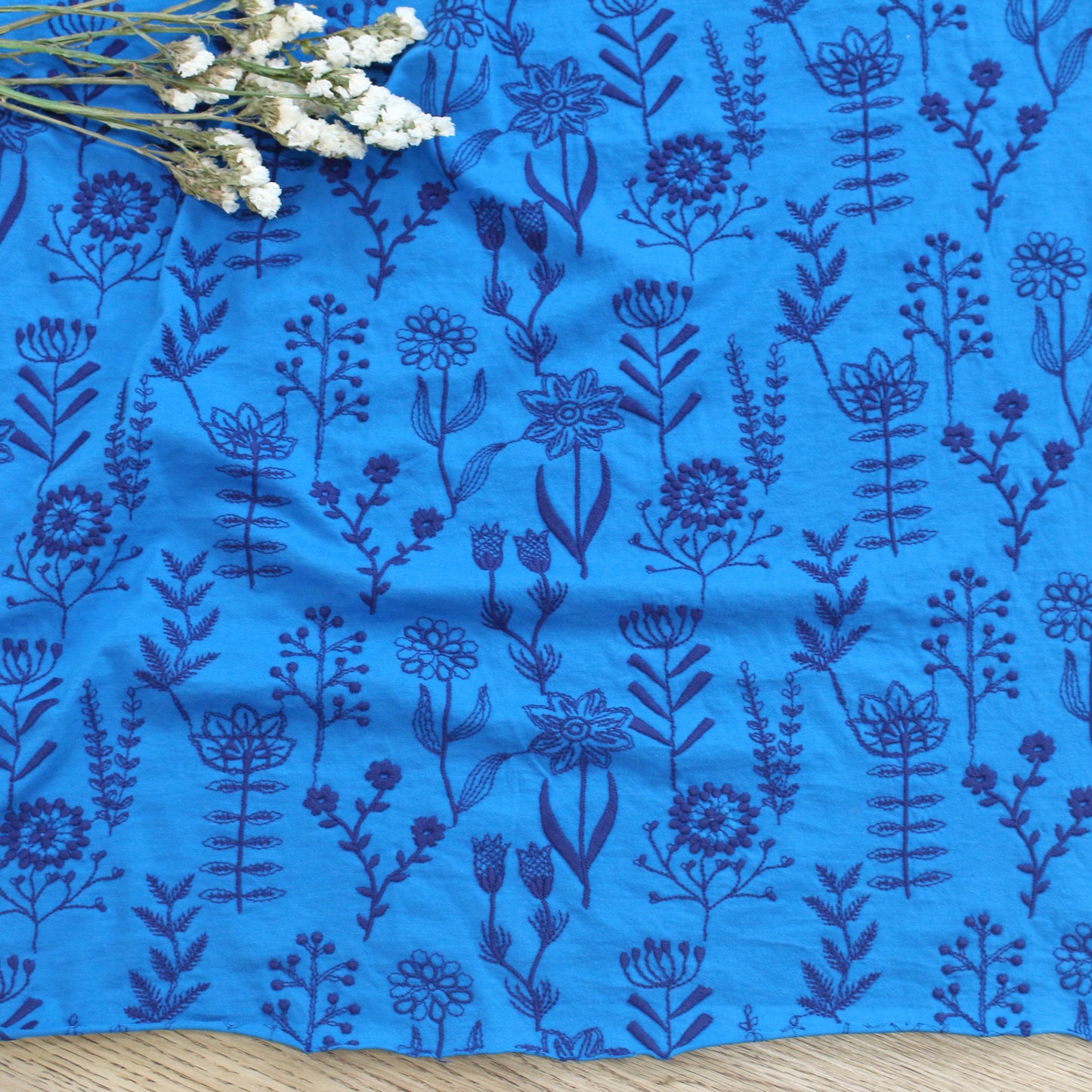 ボタニカルぷっくり刺繍
