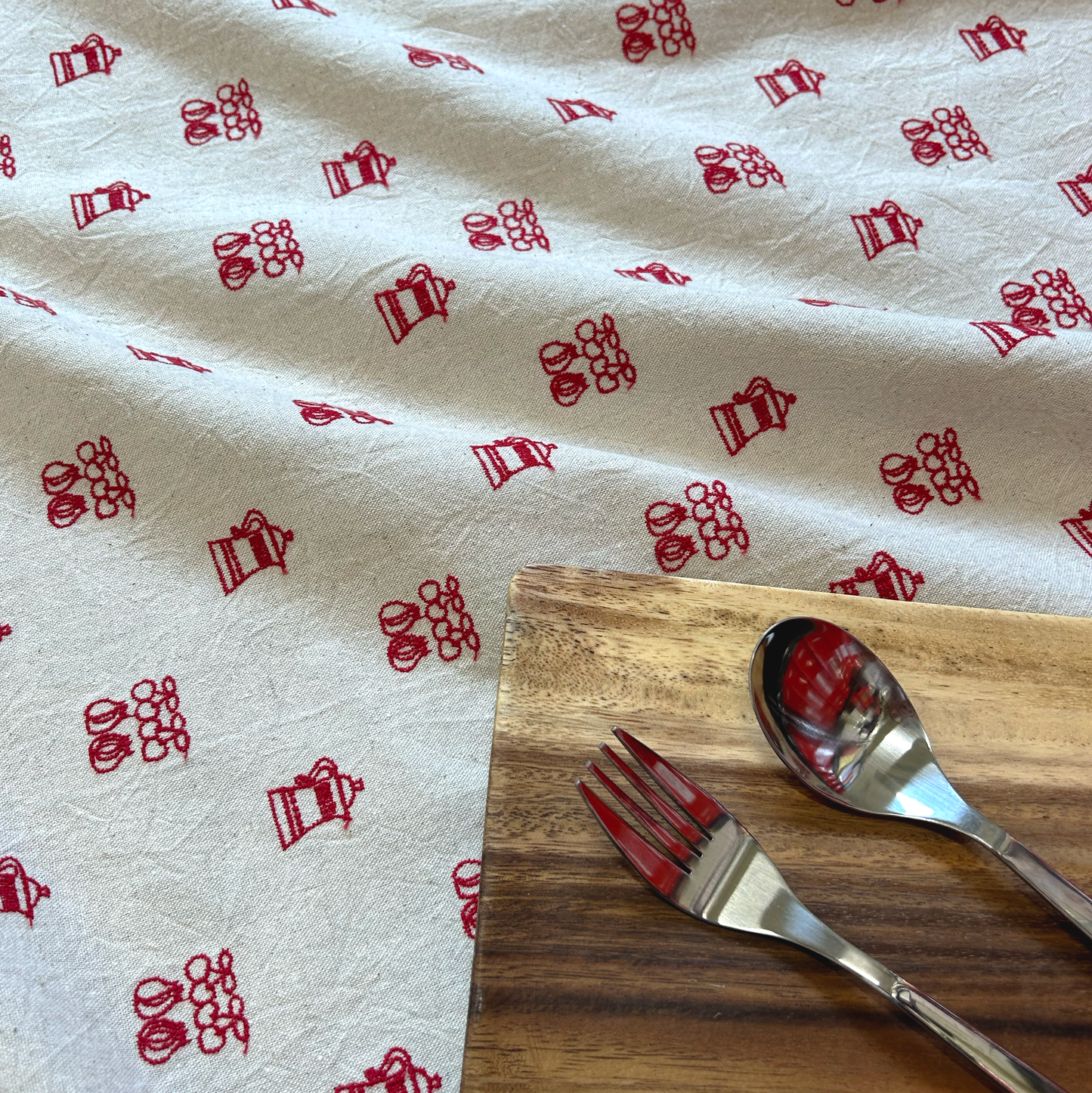 コットンリネンのキッチン刺繍