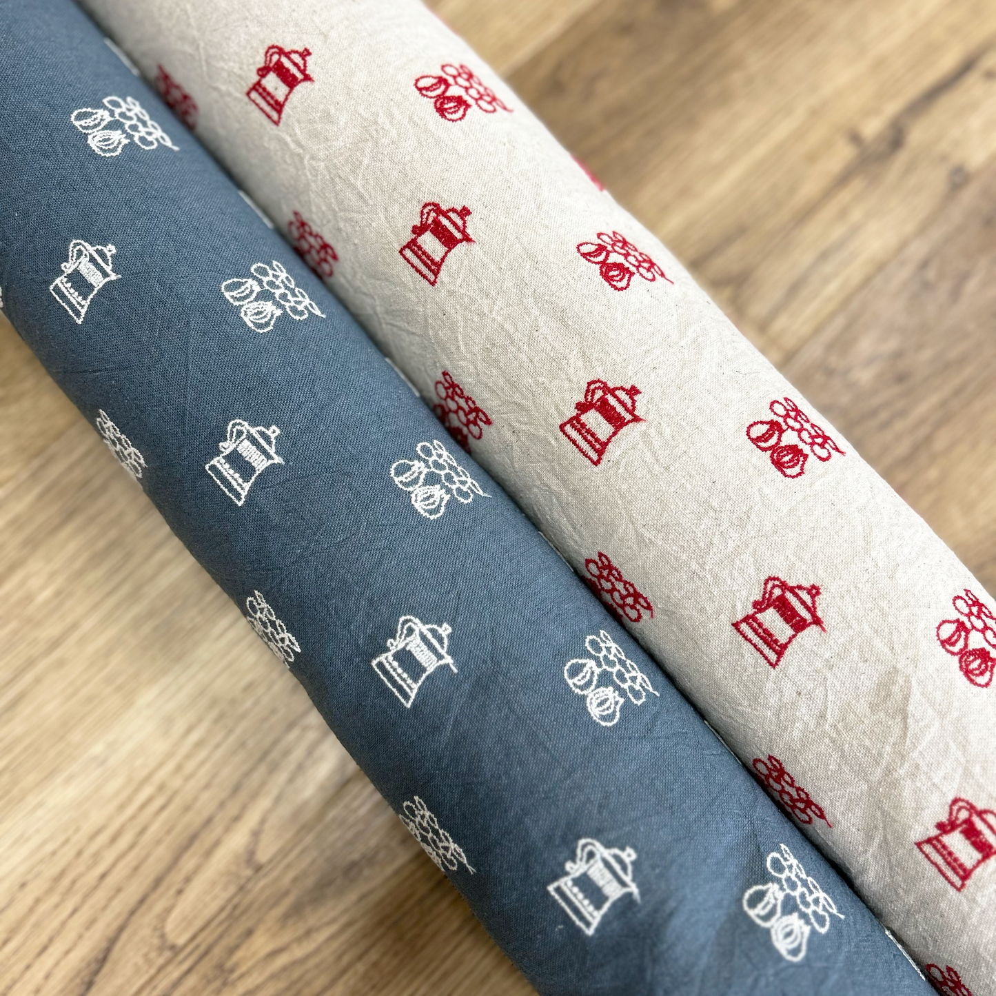コットンリネンのキッチン刺繍