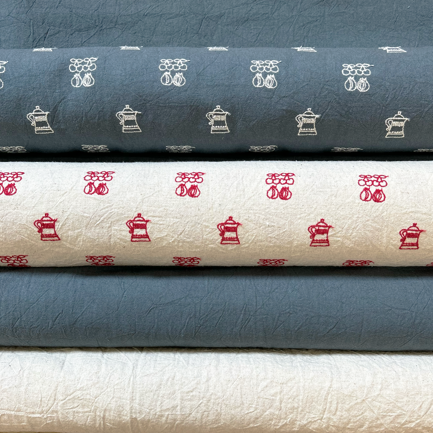 コットンリネンのキッチン刺繍