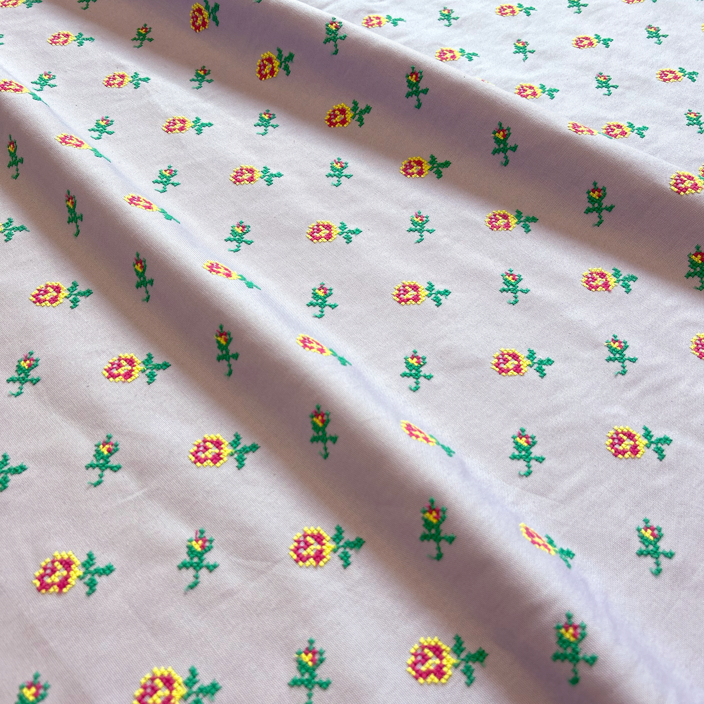 クロスステッチのお花刺繍オックス