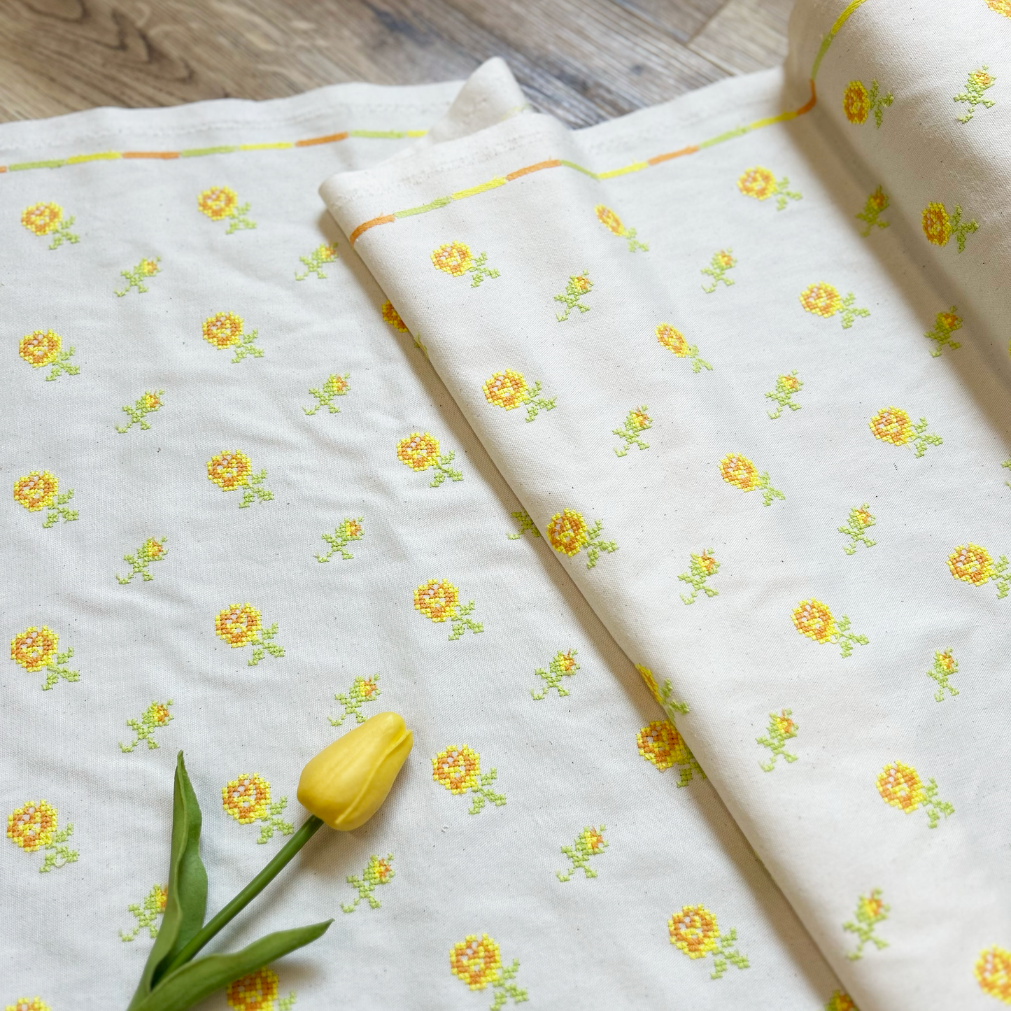 クロスステッチのお花刺繍オックス
