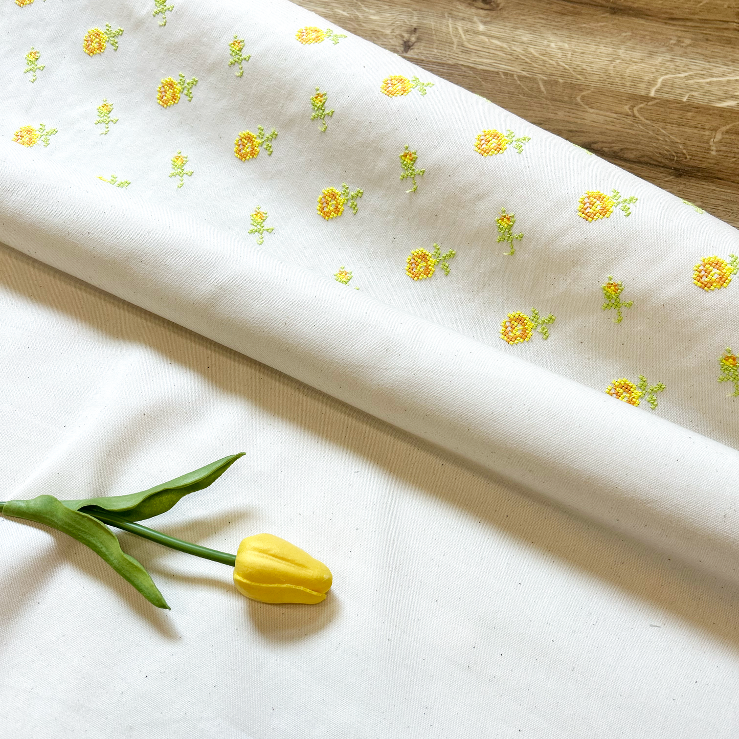 クロスステッチのお花刺繍オックス