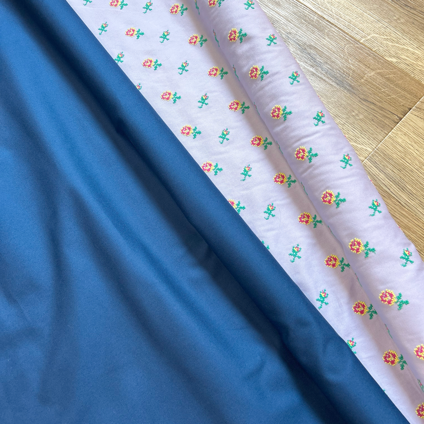クロスステッチのお花刺繍オックス