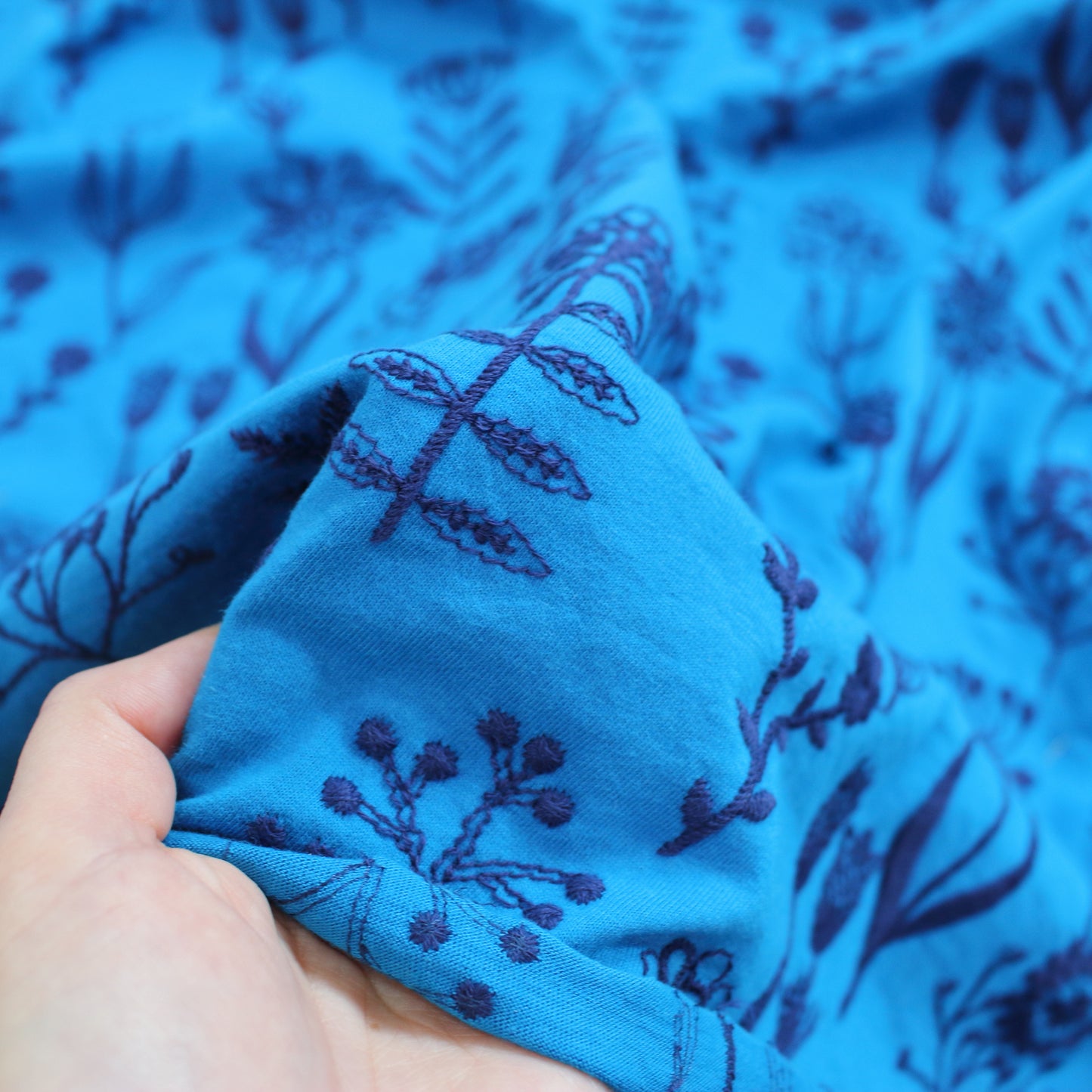 ボタニカルぷっくり刺繍