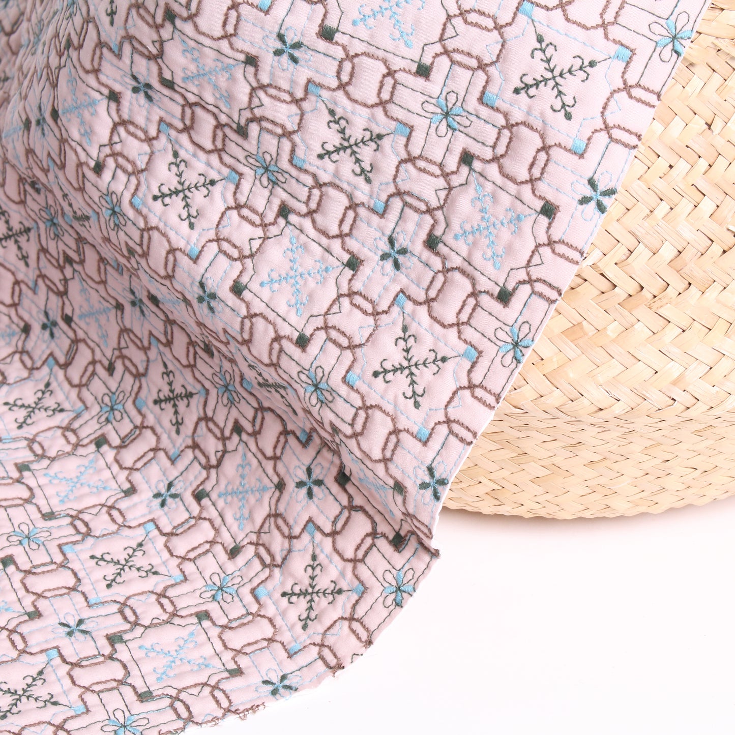 【Ambassador’s Choice】wall paper柄キルト刺繍