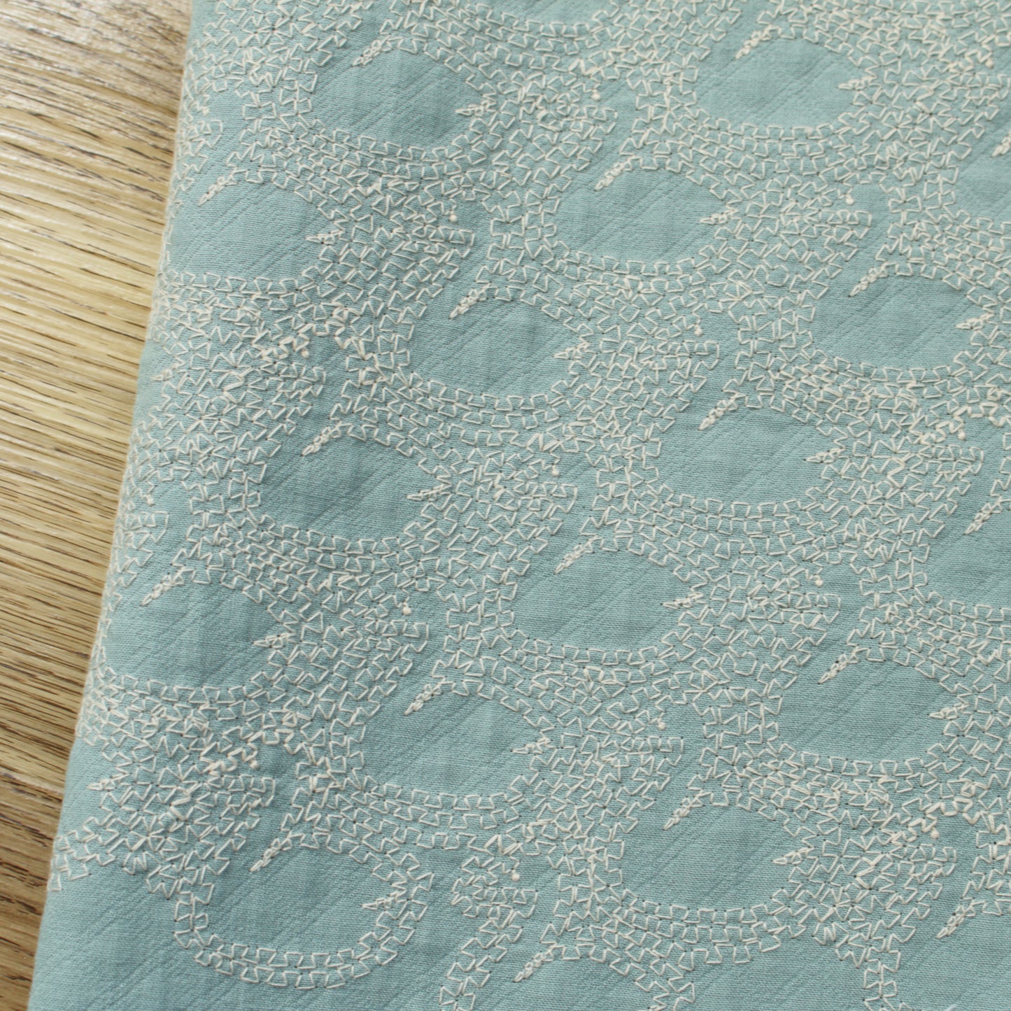 スワン刺繍　ー　キルトドビー