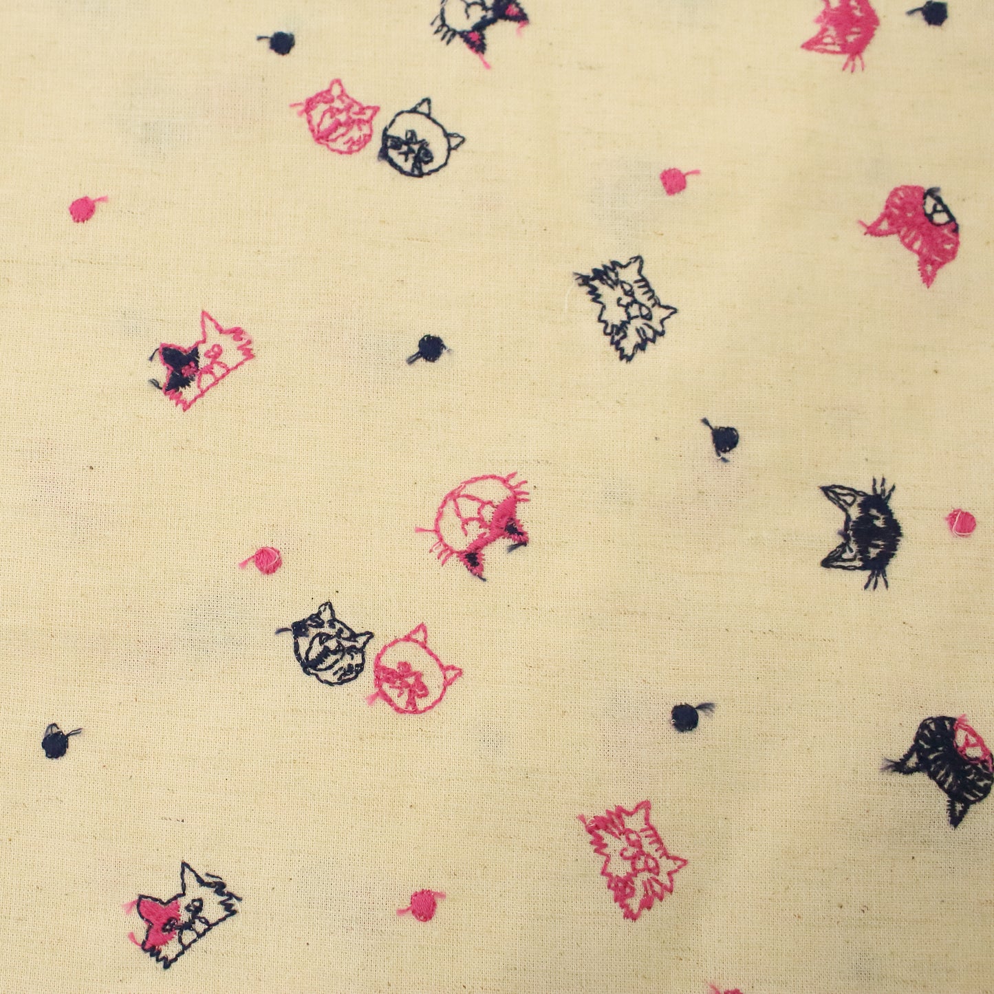ねこ玉刺繍