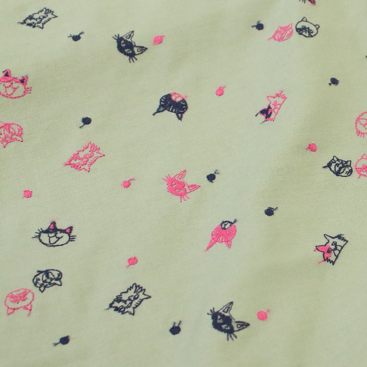 ねこ玉刺繍